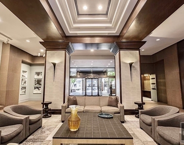 East 58th Street - Photo Thumbnail 8