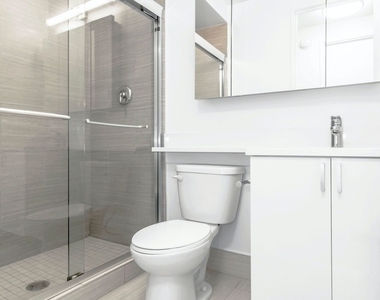 East 58th Street - Photo Thumbnail 5