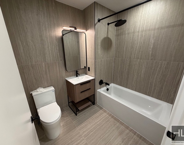 4 Avenue - Photo Thumbnail 3