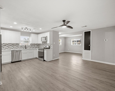 11330 Murr Way - Photo Thumbnail 6