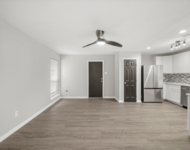 11330 Murr Way - Photo Thumbnail 5