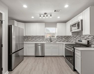 11330 Murr Way - Photo Thumbnail 2