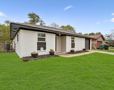 11330 Murr Way - Photo Thumbnail 1