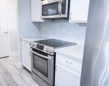 4001 Tanglewilde Street - Photo Thumbnail 11