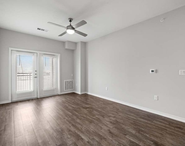 2551 Guadalupe Street - Photo Thumbnail 8