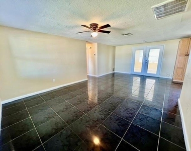 3916 Cedarwood Drive - Photo Thumbnail 11