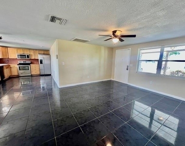 3916 Cedarwood Drive - Photo Thumbnail 7