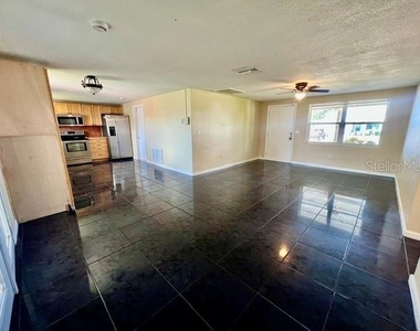 3916 Cedarwood Drive - Photo Thumbnail 9