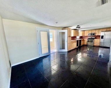 3916 Cedarwood Drive - Photo Thumbnail 8