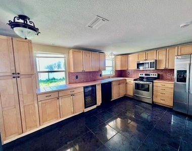 3916 Cedarwood Drive - Photo Thumbnail 19