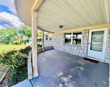 3916 Cedarwood Drive - Photo Thumbnail 4