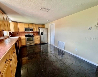 3916 Cedarwood Drive - Photo Thumbnail 15