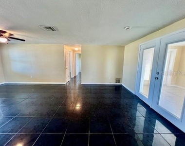 3916 Cedarwood Drive - Photo Thumbnail 22