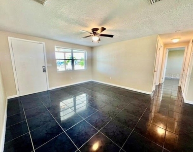 3916 Cedarwood Drive - Photo Thumbnail 10