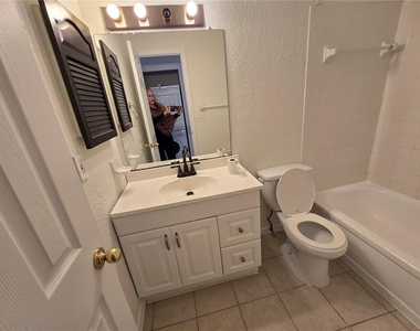 2919 Westmoreland Court - Photo Thumbnail 17