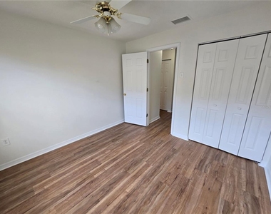 2919 Westmoreland Court - Photo Thumbnail 19