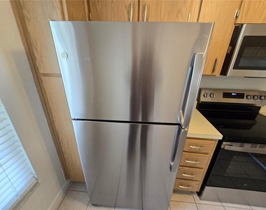 2919 Westmoreland Court - Photo Thumbnail 9