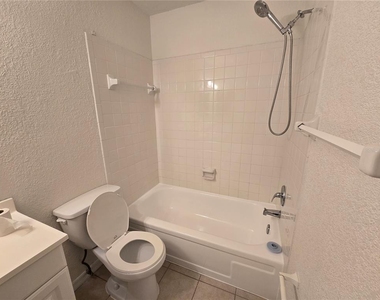 2919 Westmoreland Court - Photo Thumbnail 16