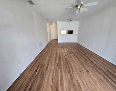 2919 Westmoreland Court - Photo Thumbnail 5