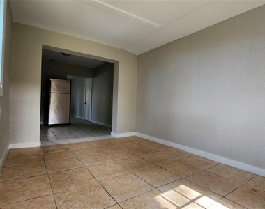 7919 Grand Boulevard - Photo Thumbnail 20
