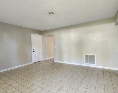 7919 Grand Boulevard - Photo Thumbnail 5