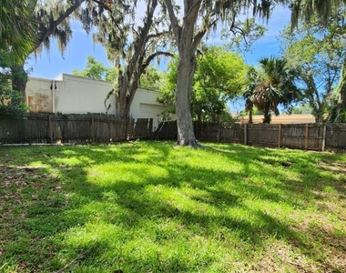 7919 Grand Boulevard - Photo Thumbnail 2