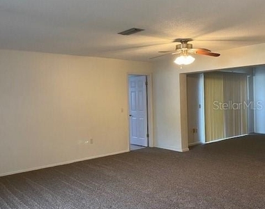 612 Lake Drive - Photo Thumbnail 4