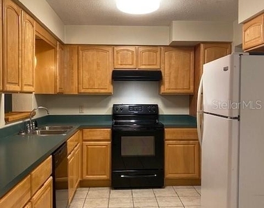 612 Lake Drive - Photo Thumbnail 9