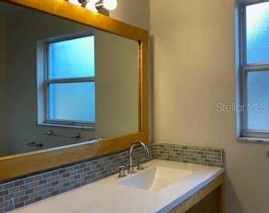 612 Lake Drive - Photo Thumbnail 11