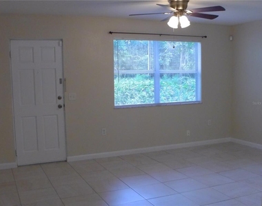 1112 E Winnemissett Avenue - Photo Thumbnail 2