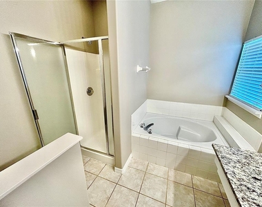 2572 Acuna Court - Photo Thumbnail 10