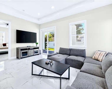 4020 W Arch Street - Photo Thumbnail 9