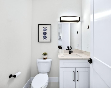 4020 W Arch Street - Photo Thumbnail 39
