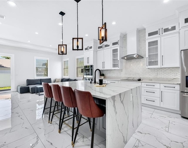 4020 W Arch Street - Photo Thumbnail 14