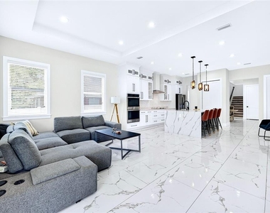 4020 W Arch Street - Photo Thumbnail 8