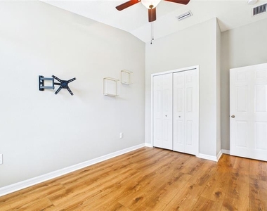 4052 70th Terrace N - Photo Thumbnail 28