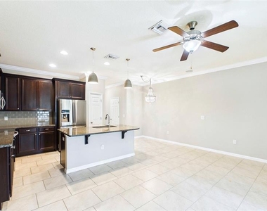 4052 70th Terrace N - Photo Thumbnail 6