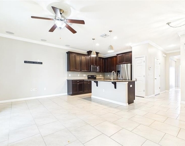4052 70th Terrace N - Photo Thumbnail 8
