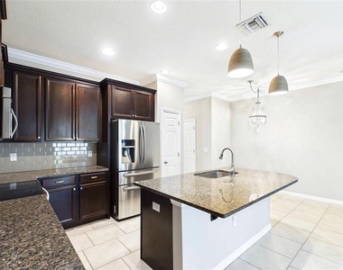 4052 70th Terrace N - Photo Thumbnail 7