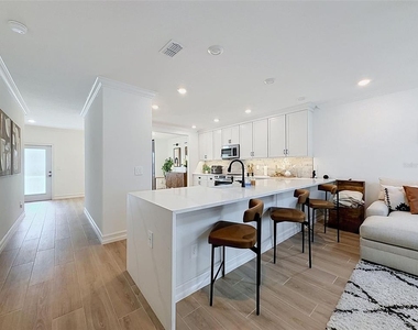 1511 W Chestnut Street - Photo Thumbnail 12