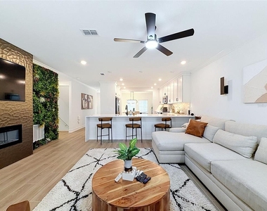 1511 W Chestnut Street - Photo Thumbnail 9