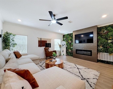 1511 W Chestnut Street - Photo Thumbnail 5