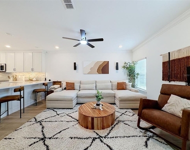 1511 W Chestnut Street - Photo Thumbnail 7