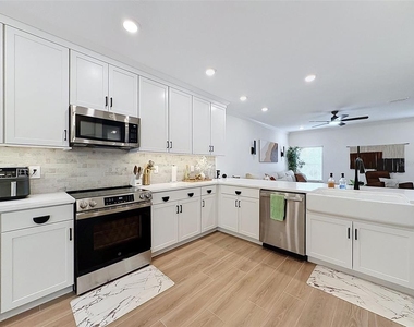 1511 W Chestnut Street - Photo Thumbnail 16
