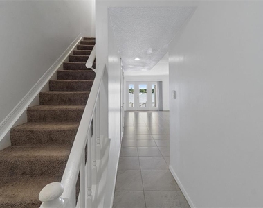 165 Pompano Dr Se - Photo Thumbnail 4