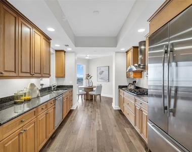 300 Beach Drive Ne - Photo Thumbnail 18