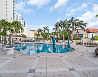 300 Beach Drive Ne - Photo Thumbnail 49
