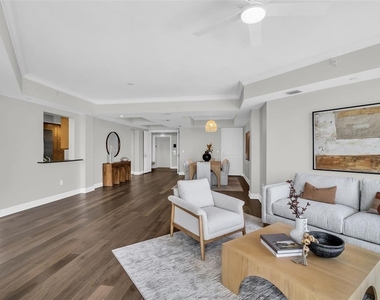300 Beach Drive Ne - Photo Thumbnail 6