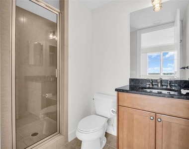 300 Beach Drive Ne - Photo Thumbnail 37