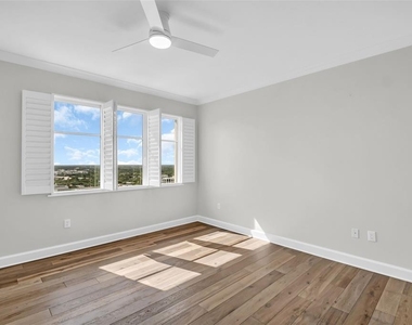 300 Beach Drive Ne - Photo Thumbnail 40
